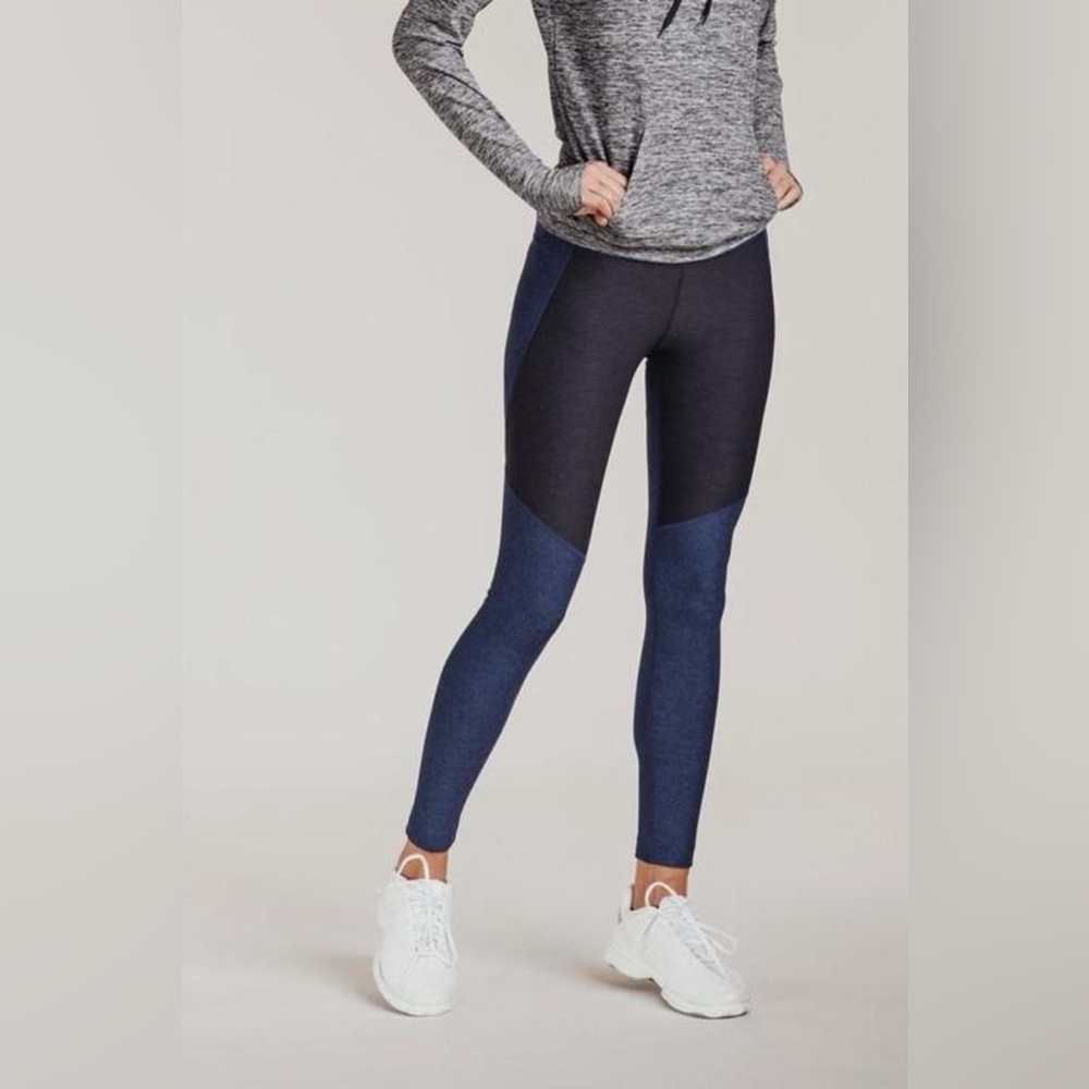 Outdoor Voices. Two-Tone Warmup Leggings. Navy & Charcoal. Size Small.